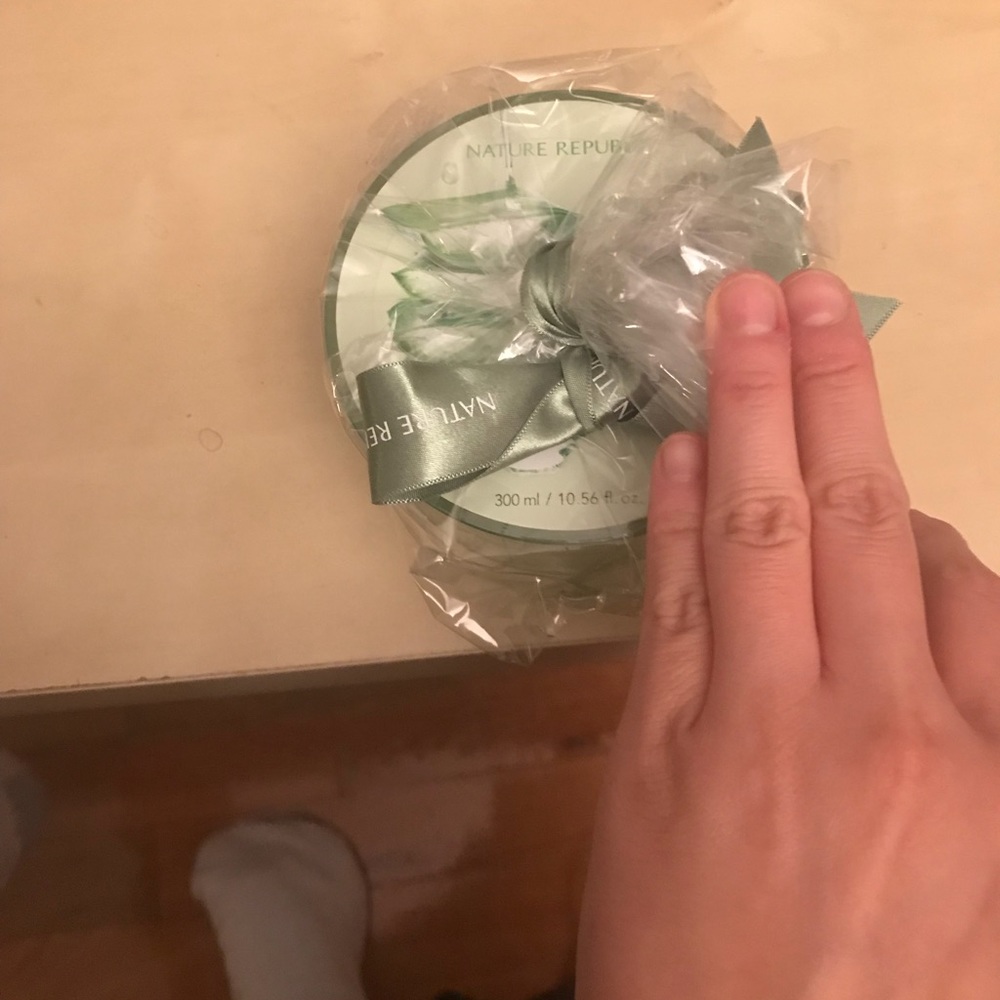 Nature Republic Aloe Vera Gel & Cleansing Tissues